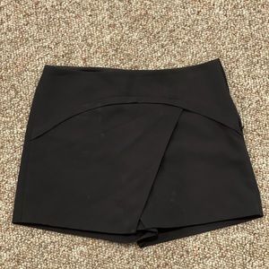 Black BCBG SKORT
